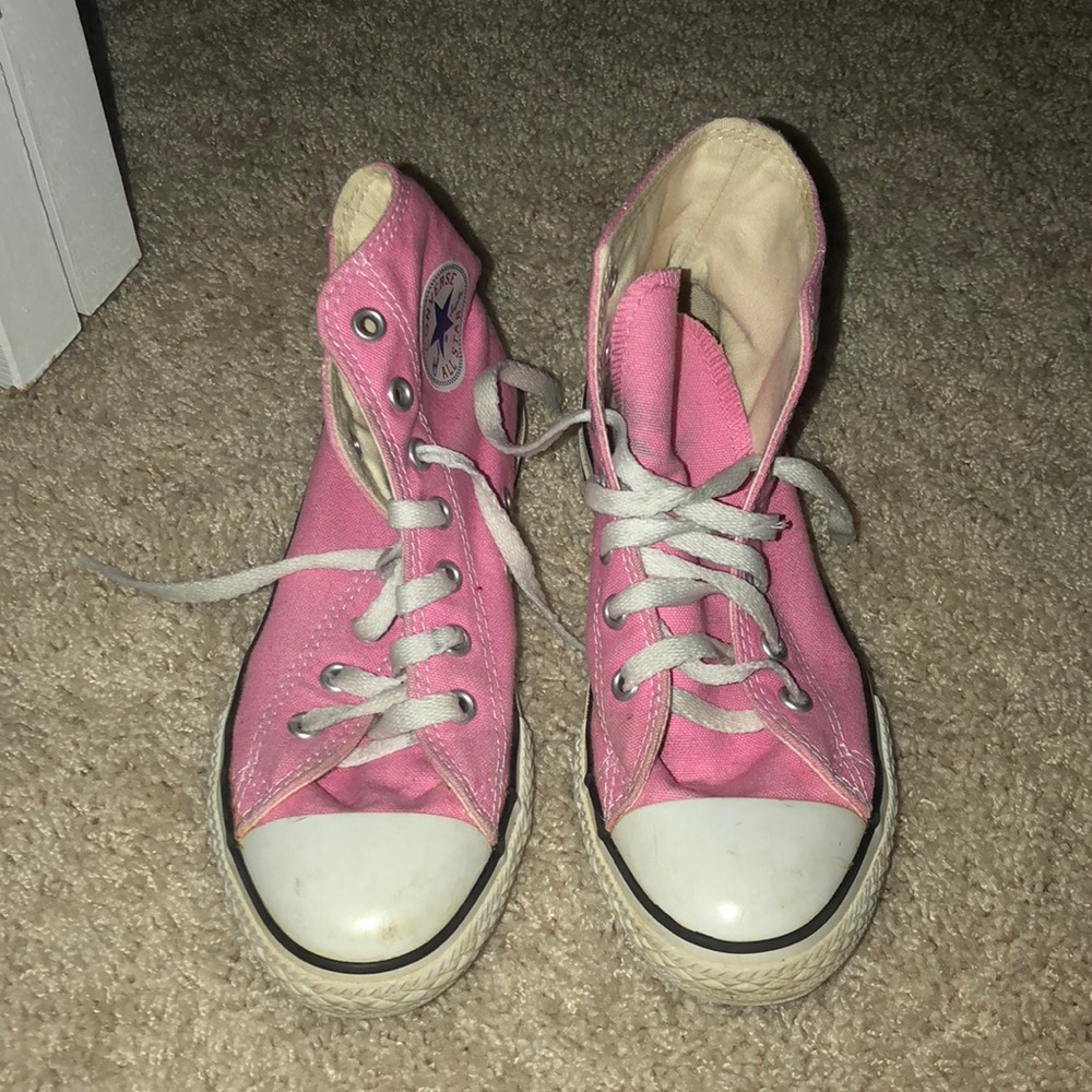 💋 Pink CONVERSE — in good condition